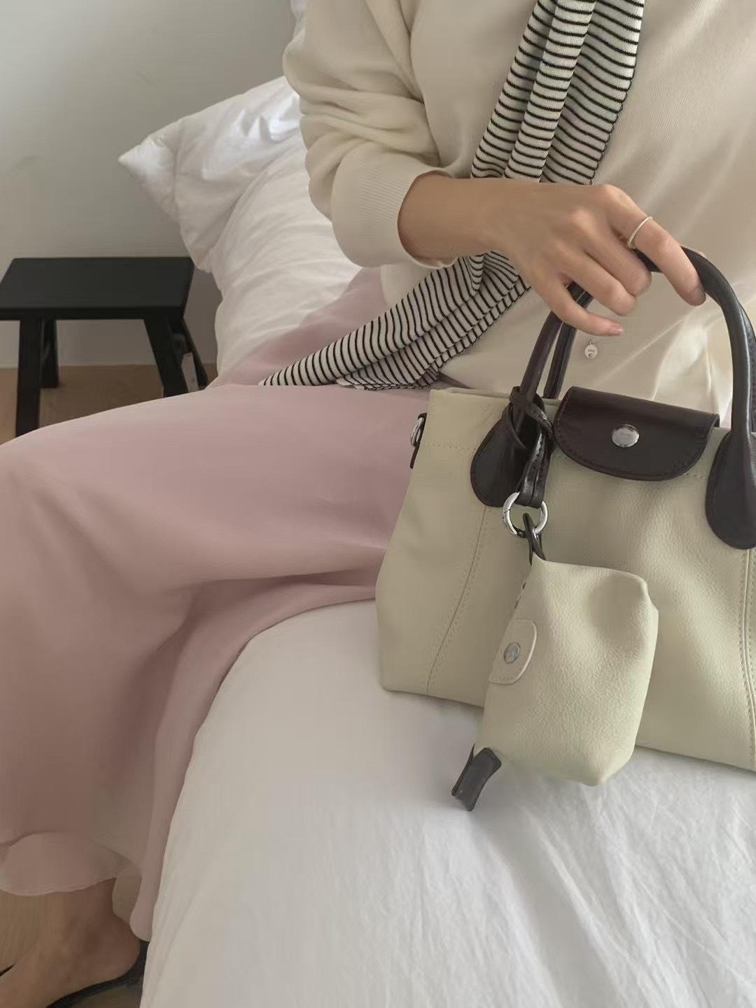 LEONIE巧克力牛奶手提包