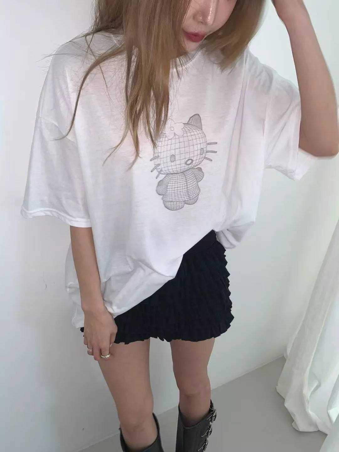 3D超現代凱蒂貓短t