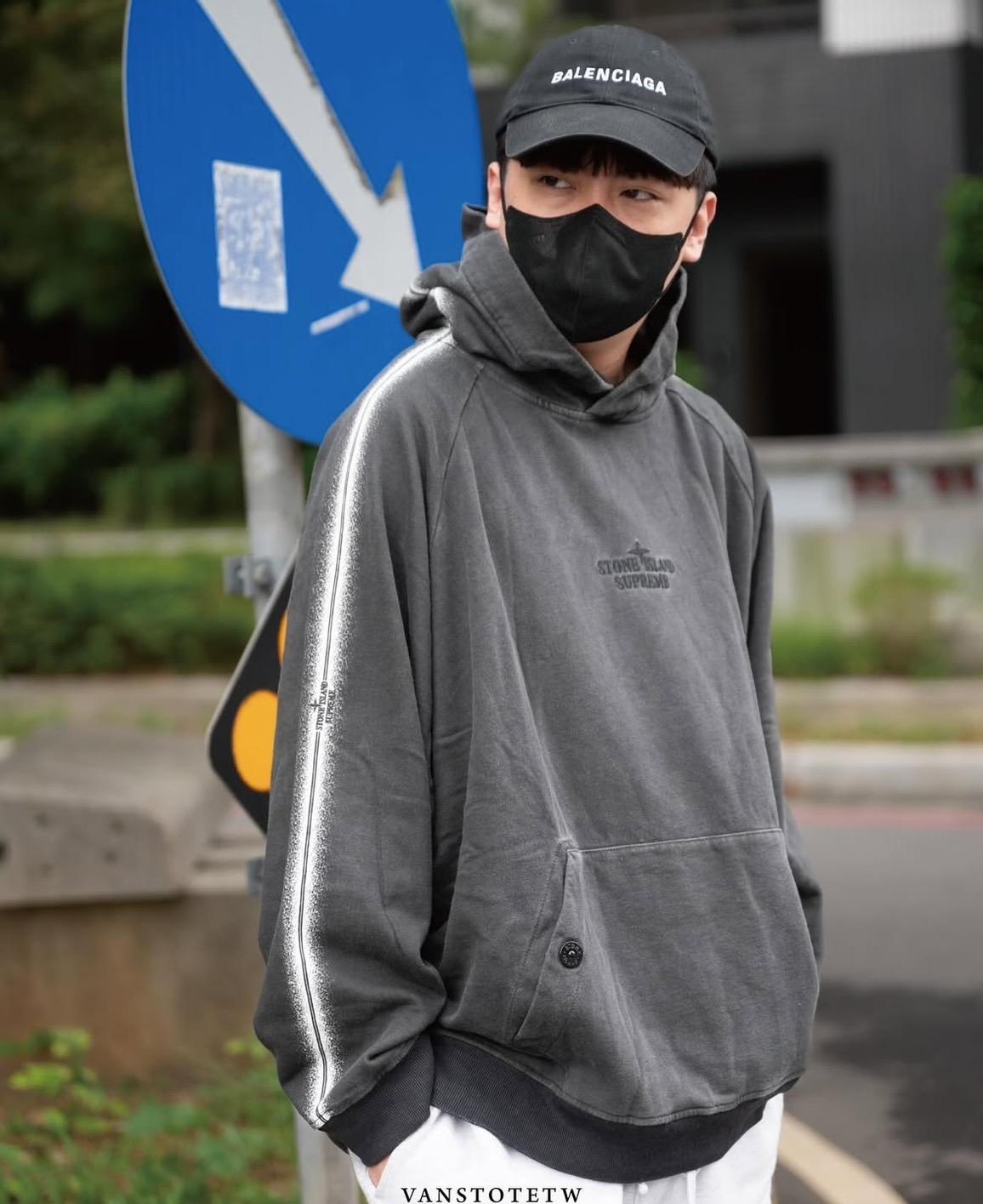 Supreme x Stone lsland 聯名水洗帽TEE