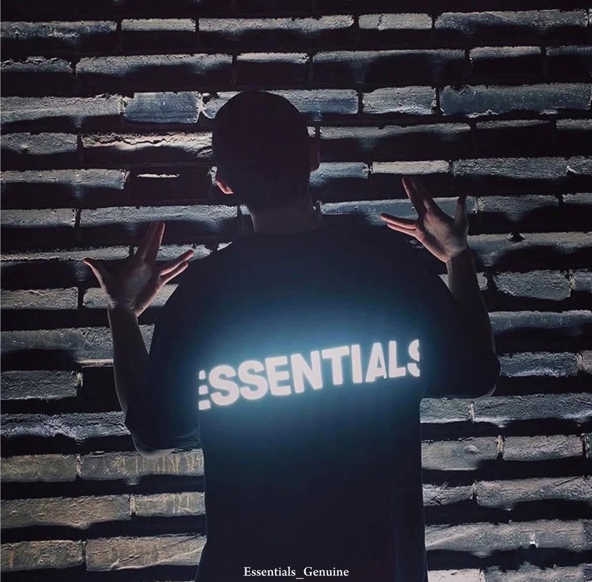 Essentials 19FW 背後超大字反光 Logo 短TEE