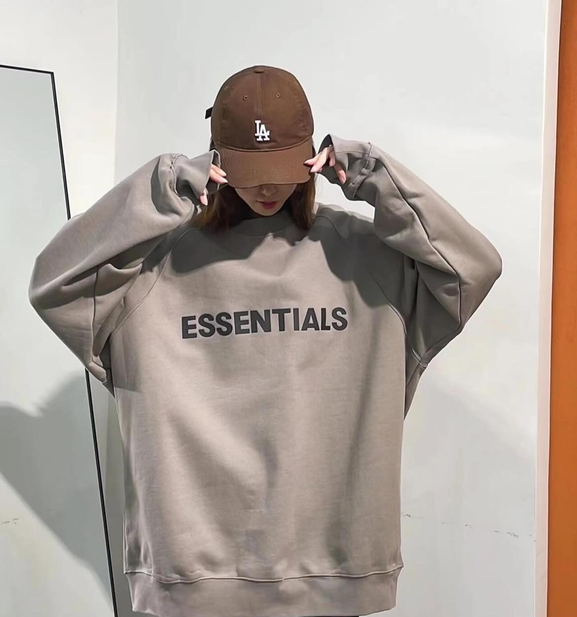 Essentials Fog 前字 Logo 大學TEE