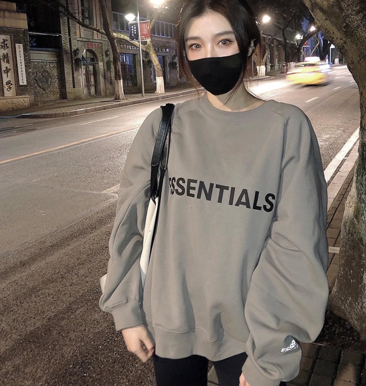 Essentials Fog 前字 Logo 大學TEE