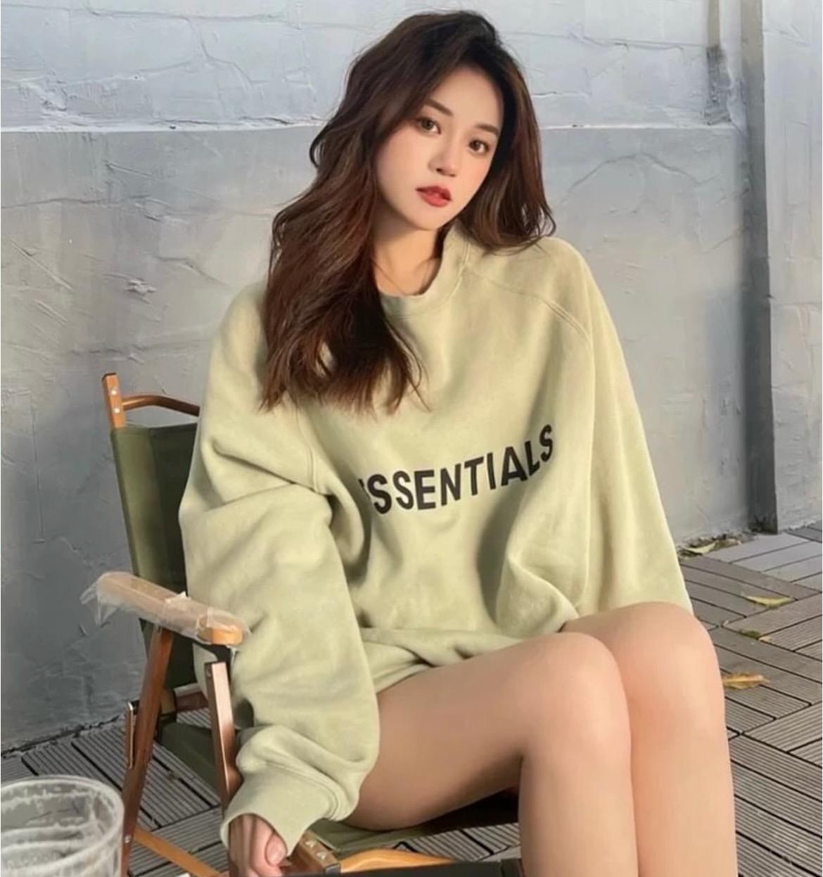 Essentials Fog 前字 Logo 大學TEE