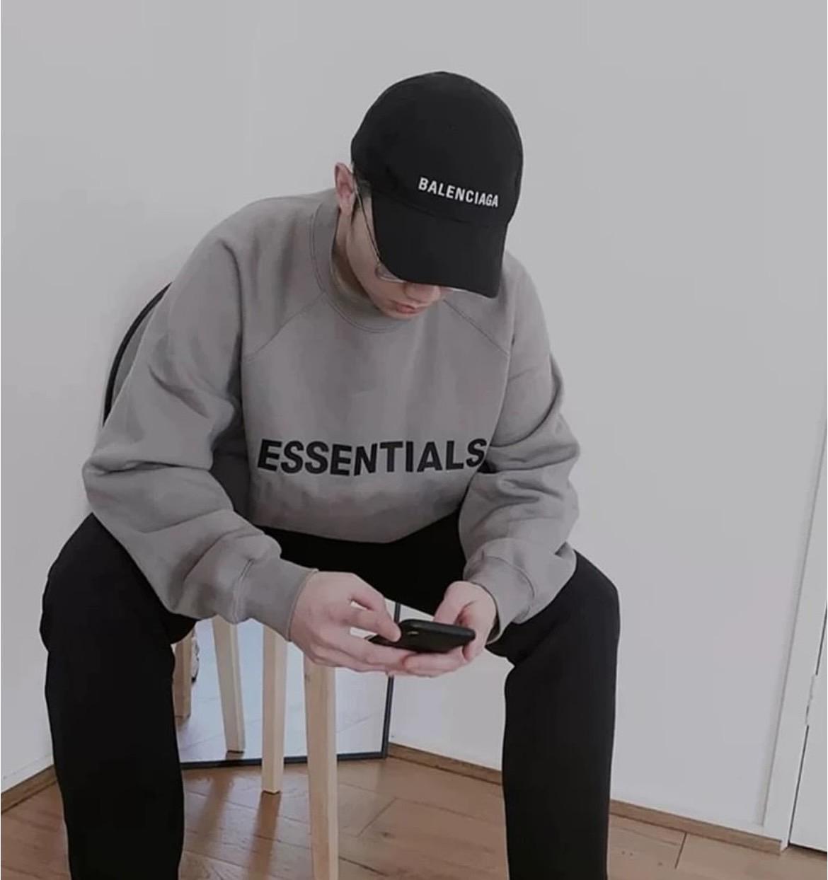 Essentials Fog 前字 Logo 大學TEE