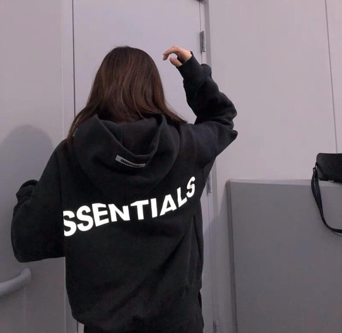 Essentials 背後 3M 反光大字 Logo 帽TEE