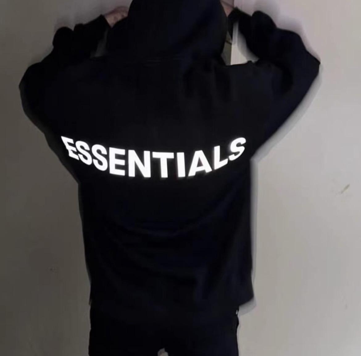 Essentials 背後 3M 反光大字 Logo 帽TEE