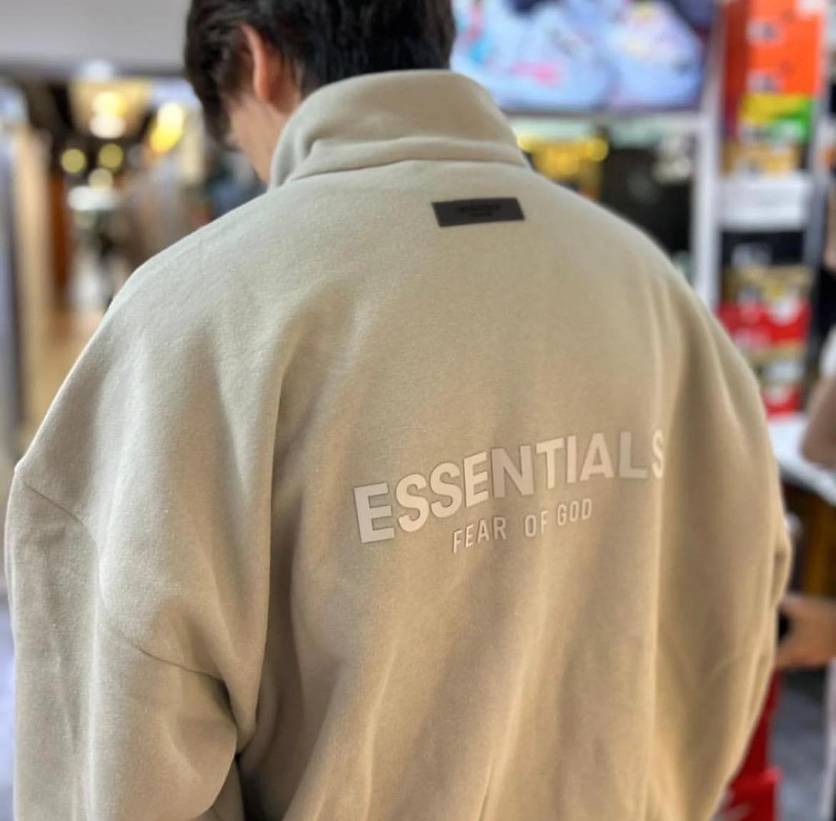 Fear Of God Essentials 24FW 背後字母 Polo 衛衣