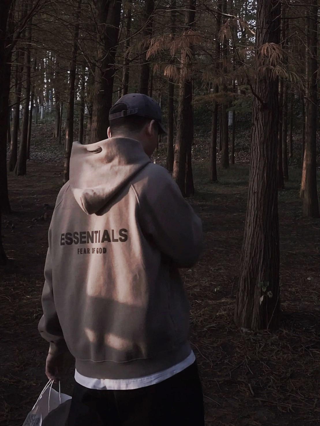 Fear Of God Essentials 背後字母帽TEE