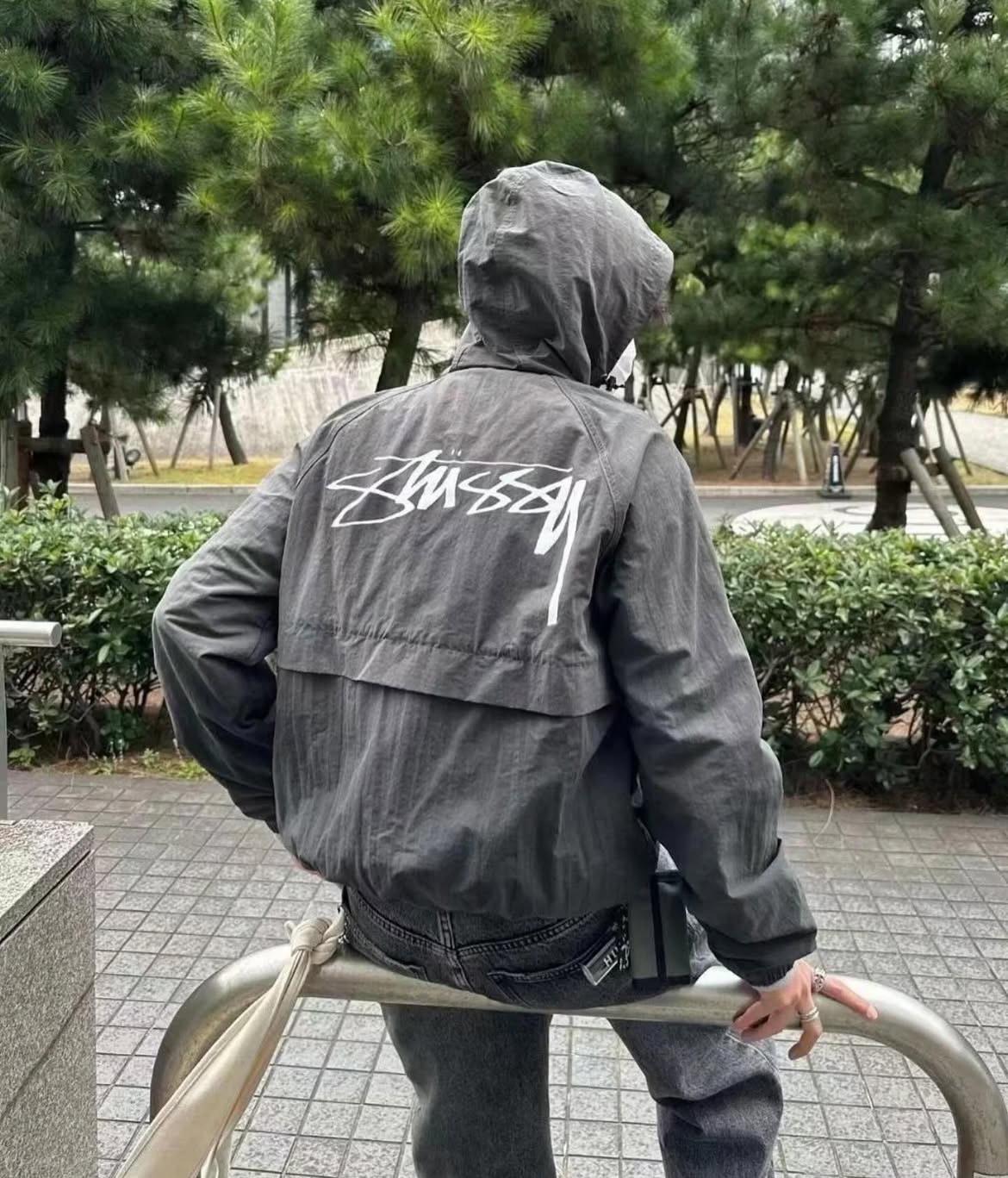 Stussy Beach Shell Wave Dye SS24 渲染風衣外套