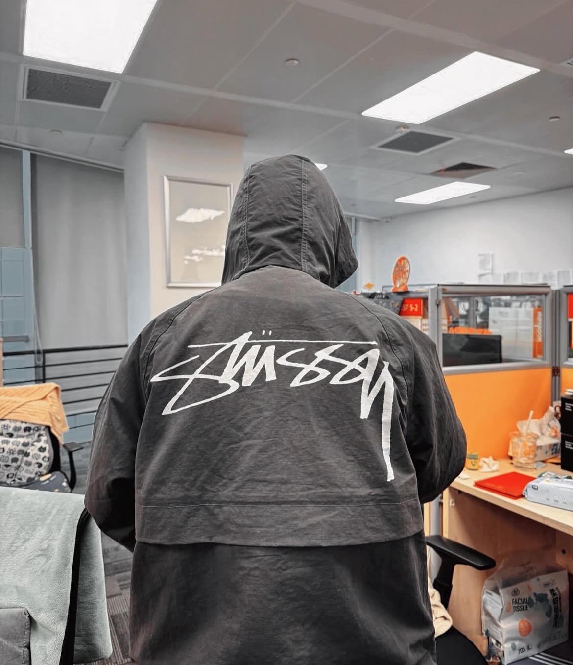 Stussy Beach Shell Wave Dye SS24 渲染風衣外套