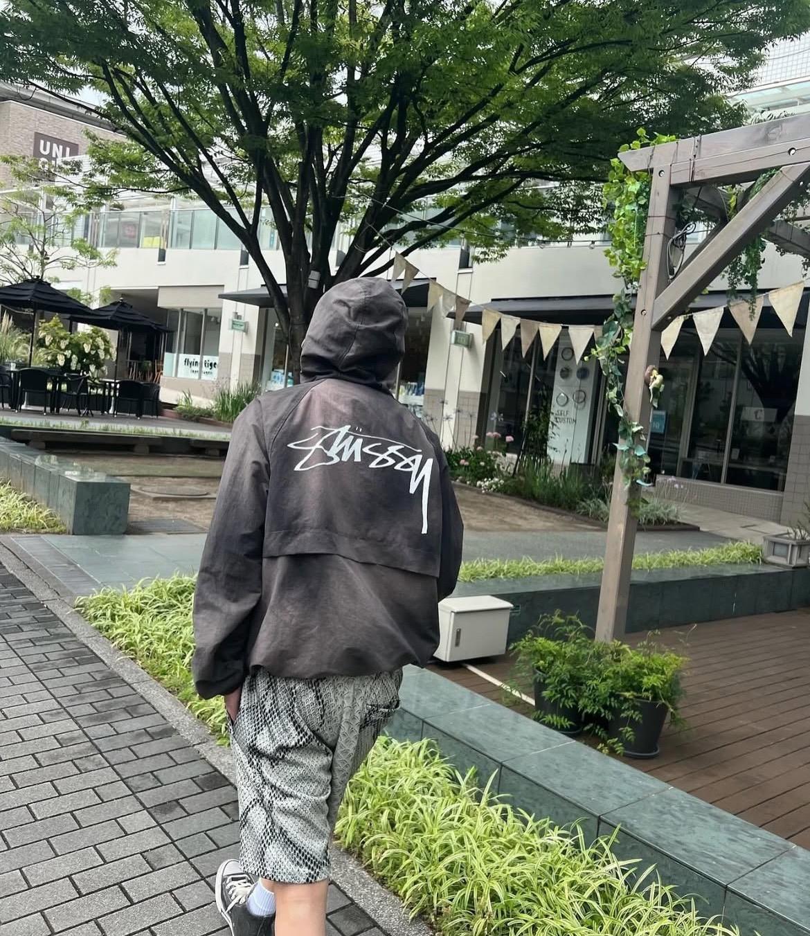 Stussy Beach Shell Wave Dye SS24 渲染風衣外套