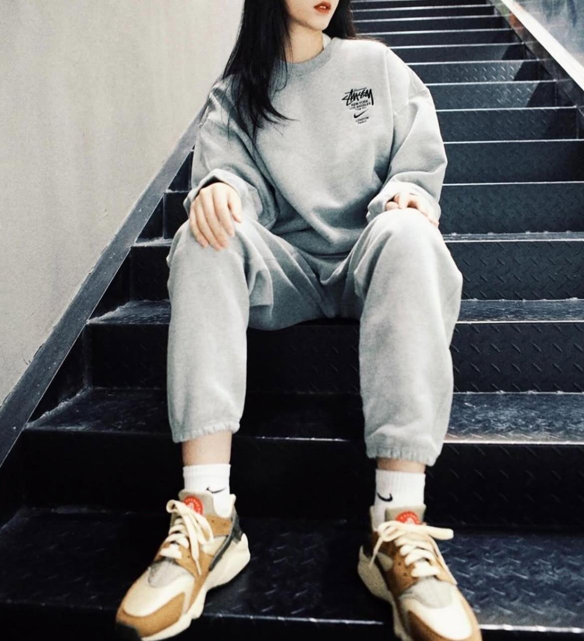 Stussy x Nike Crew Fleece 刺繡 Logo 聯名大學TEE