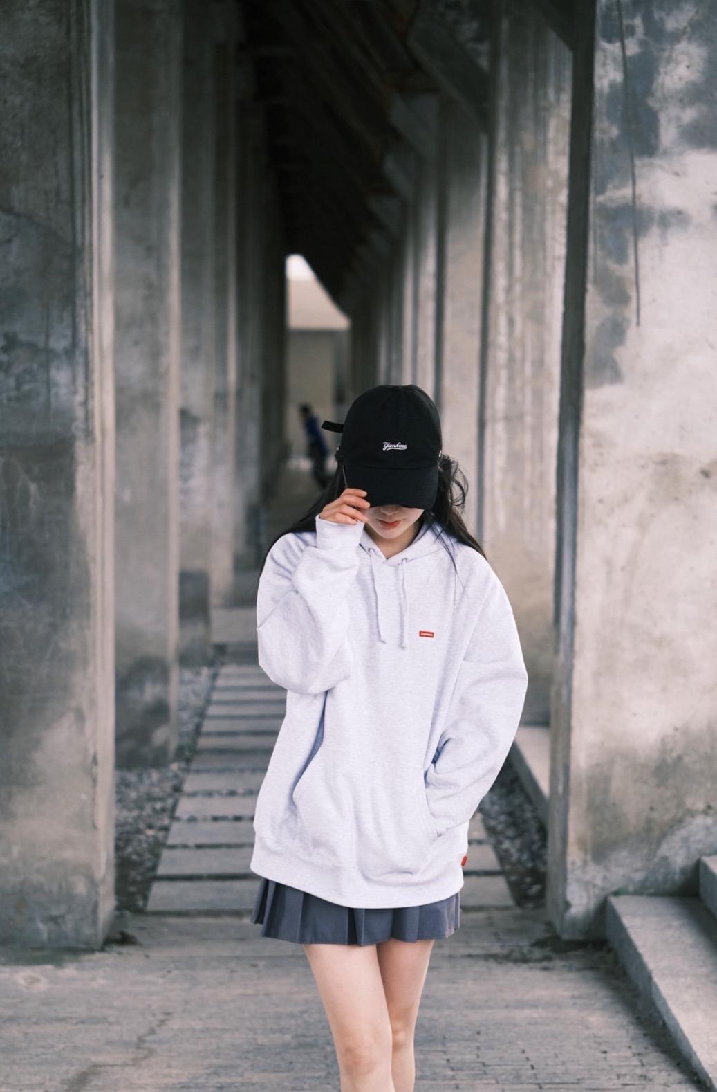 Supreme SS24 Small Box Logo 小刺繡帽TEE