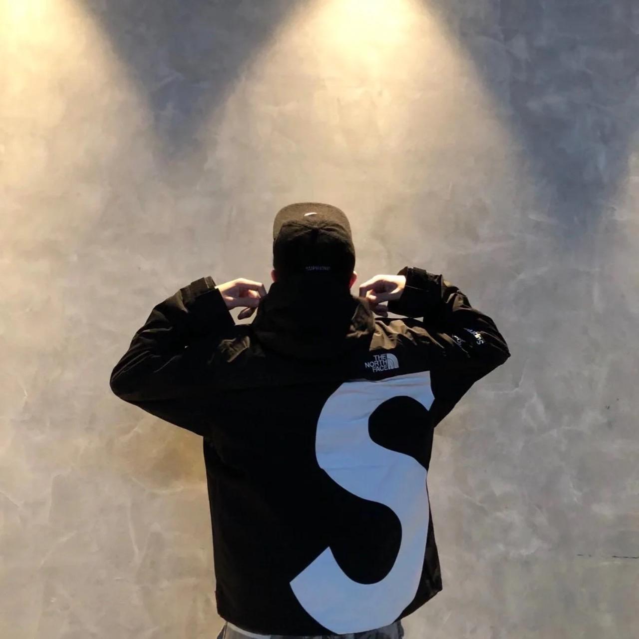 Supreme x The North Face SS21聯名外套