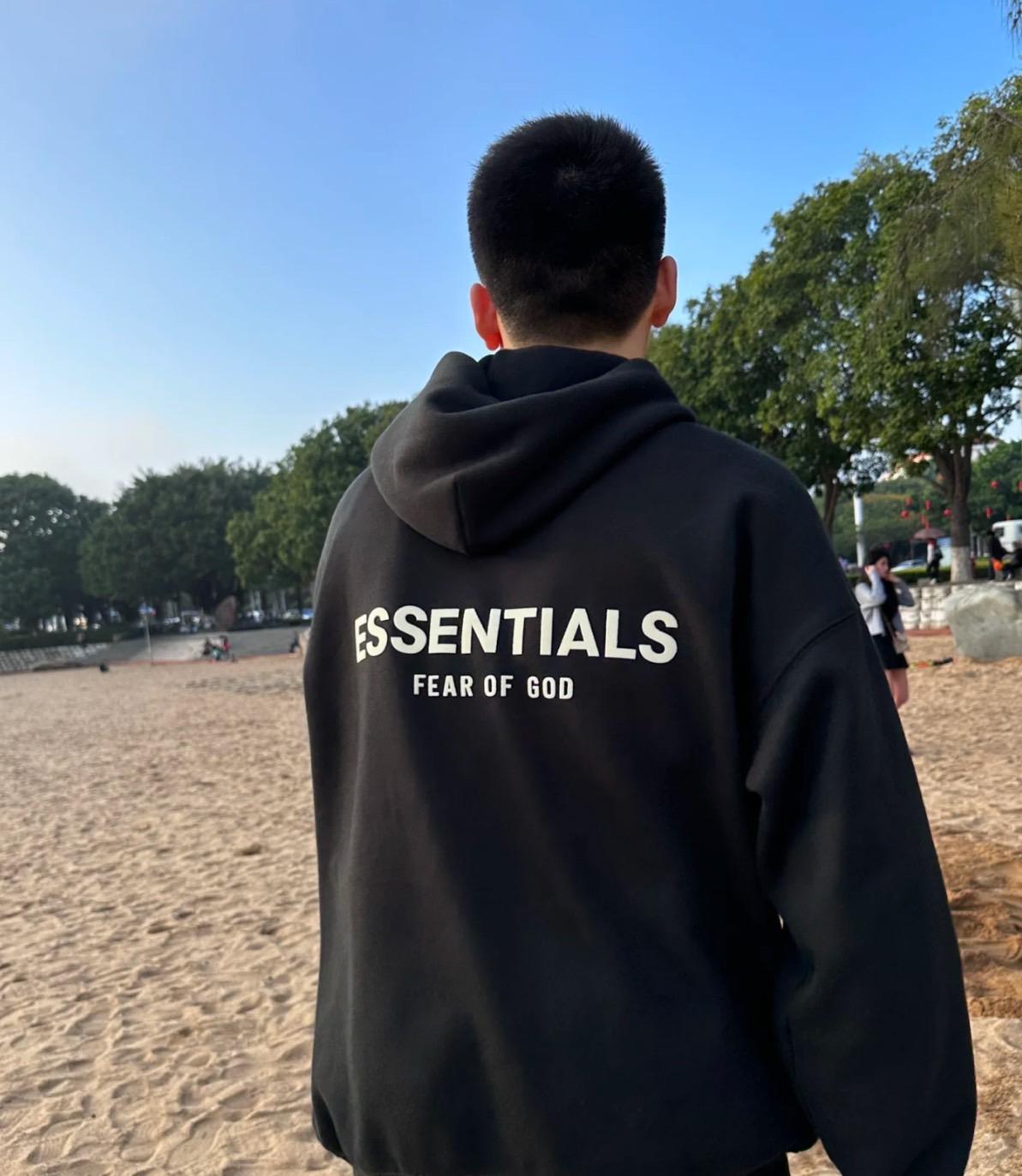 Fear Of God Essentials 24FW Holiday 系列 Fleece Hoodie 帽TEE