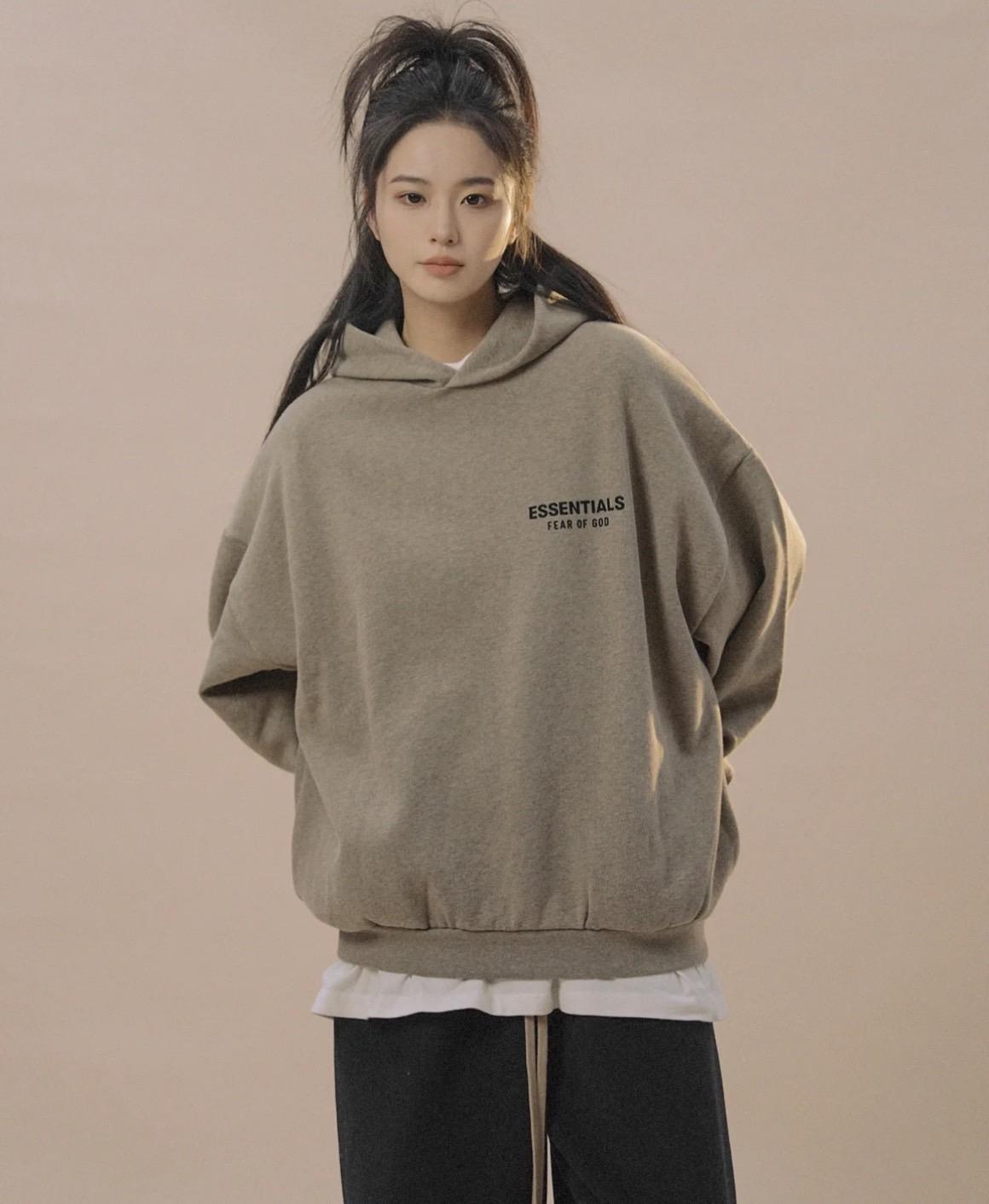Fear Of God Essentials 24FW Holiday 系列 Fleece Hoodie 帽TEE