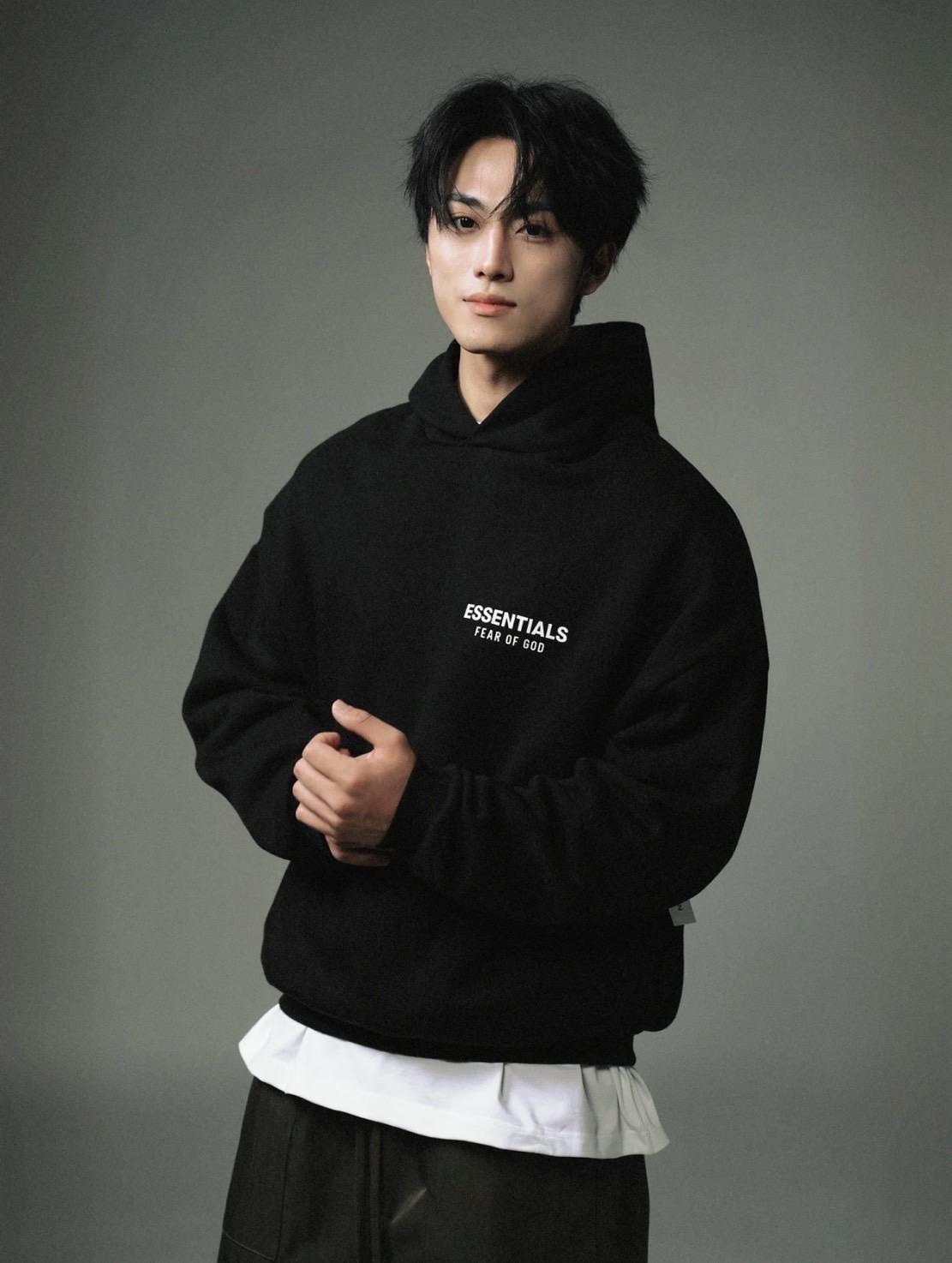 Fear Of God Essentials 24FW Holiday 系列 Fleece Hoodie 帽TEE