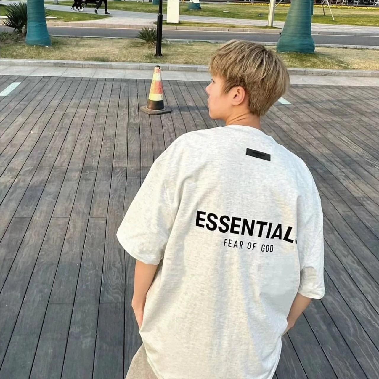 Fear Of God Essentials 22ss 前後植絨字體logo 短TEE