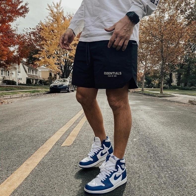 Fear of God Essentials 反光尼龍短褲