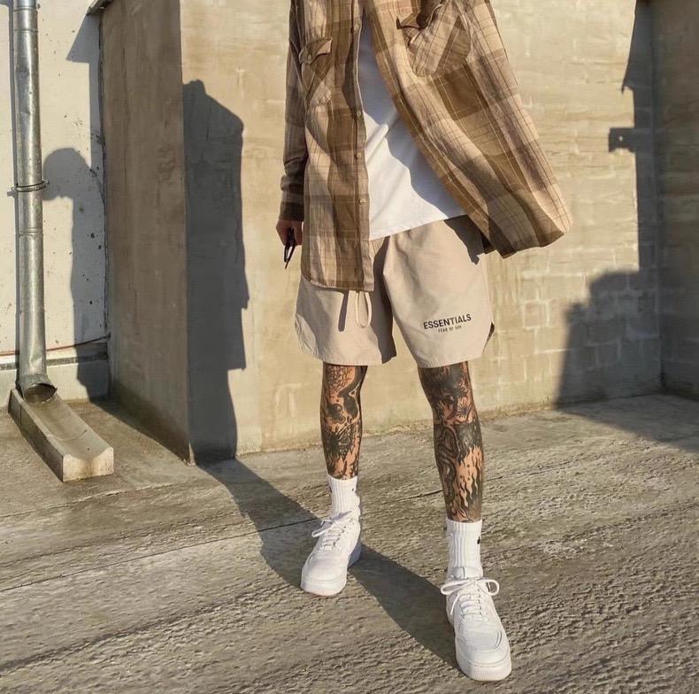 Fear of God Essentials 反光尼龍短褲