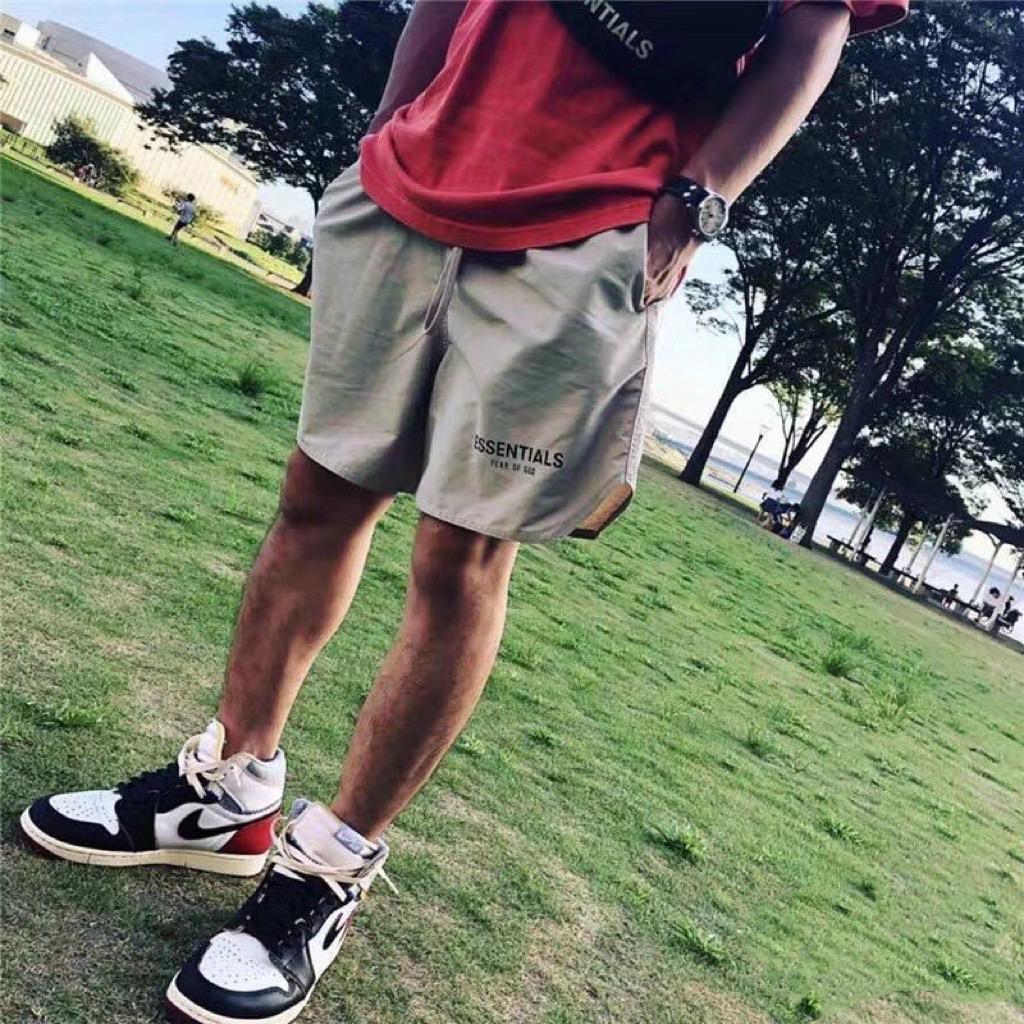 Fear of God Essentials 反光尼龍短褲
