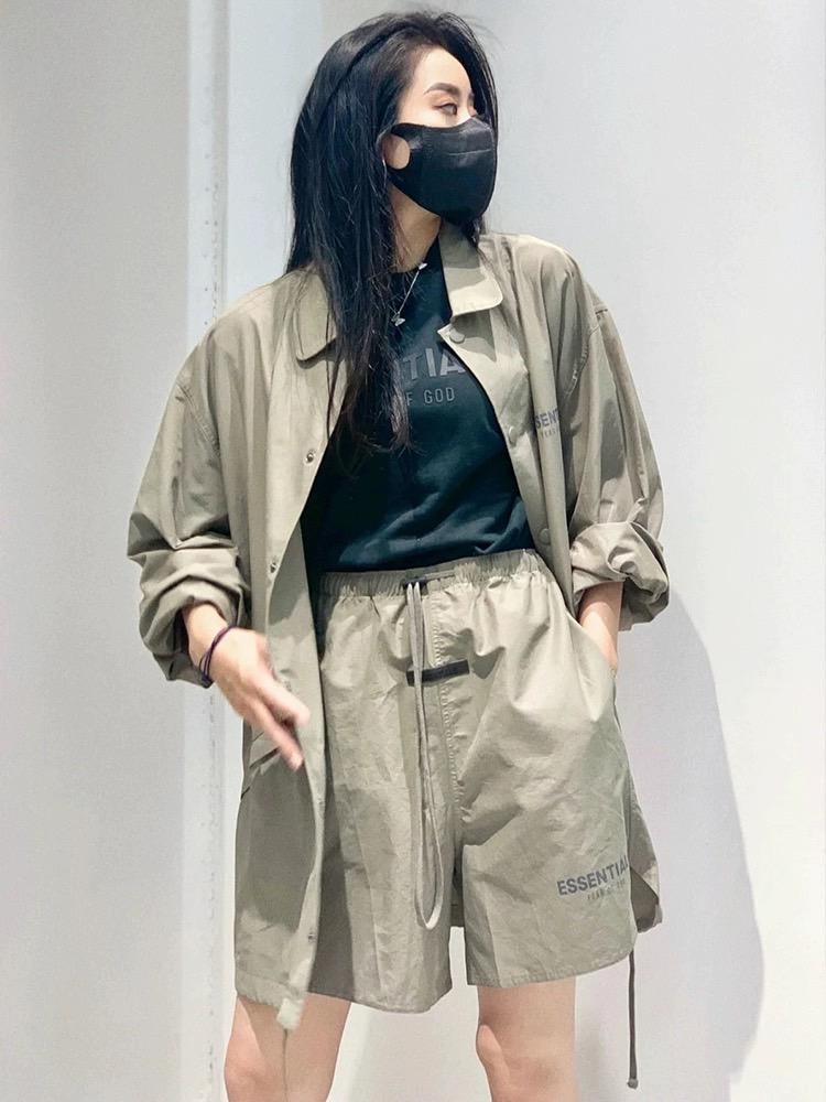 Fear of God Essentials 反光尼龍短褲