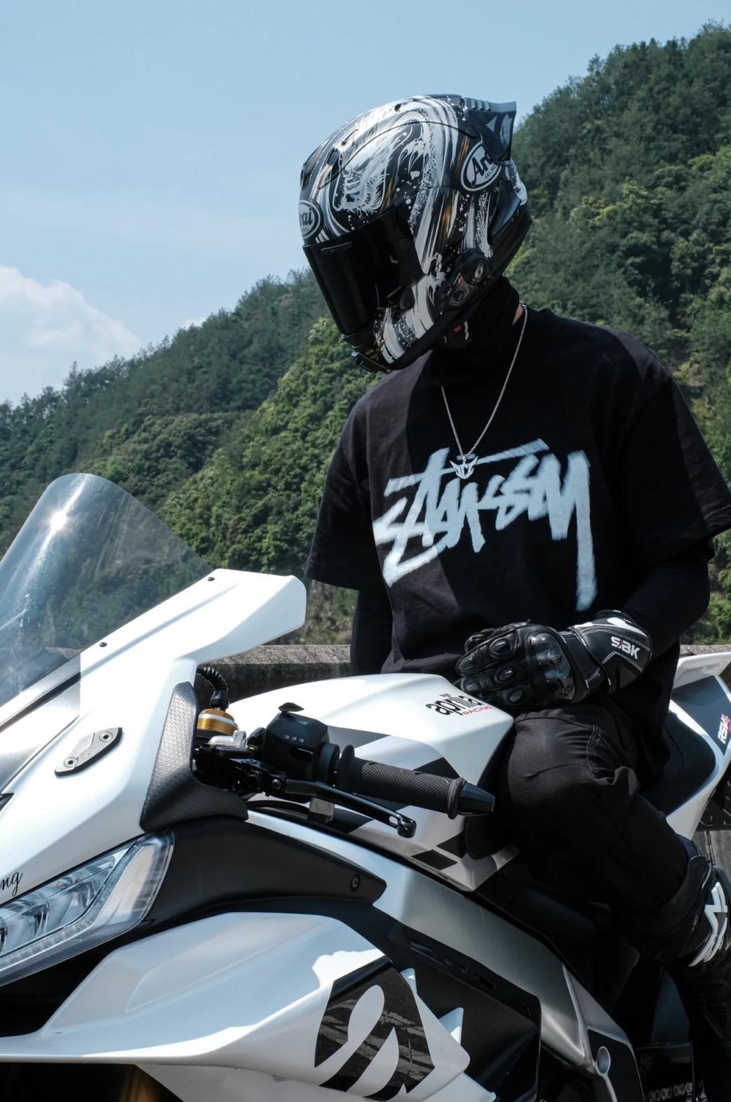 Stussy 前後暈眩Logo 短TEE