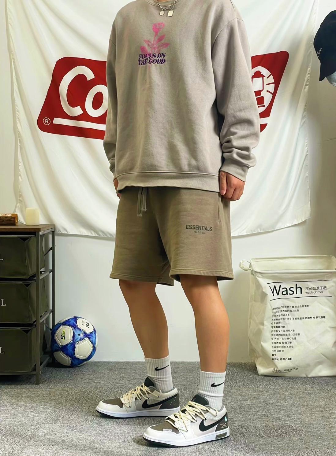 Fear Of God Essentials 3M 反光棉短褲