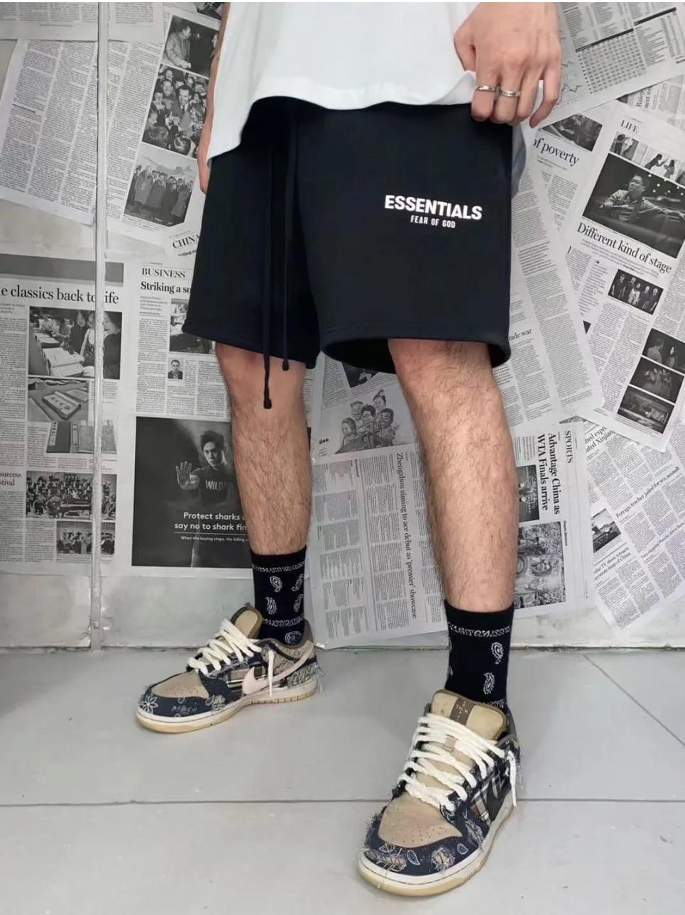 Fear Of God Essentials 3M 反光棉短褲