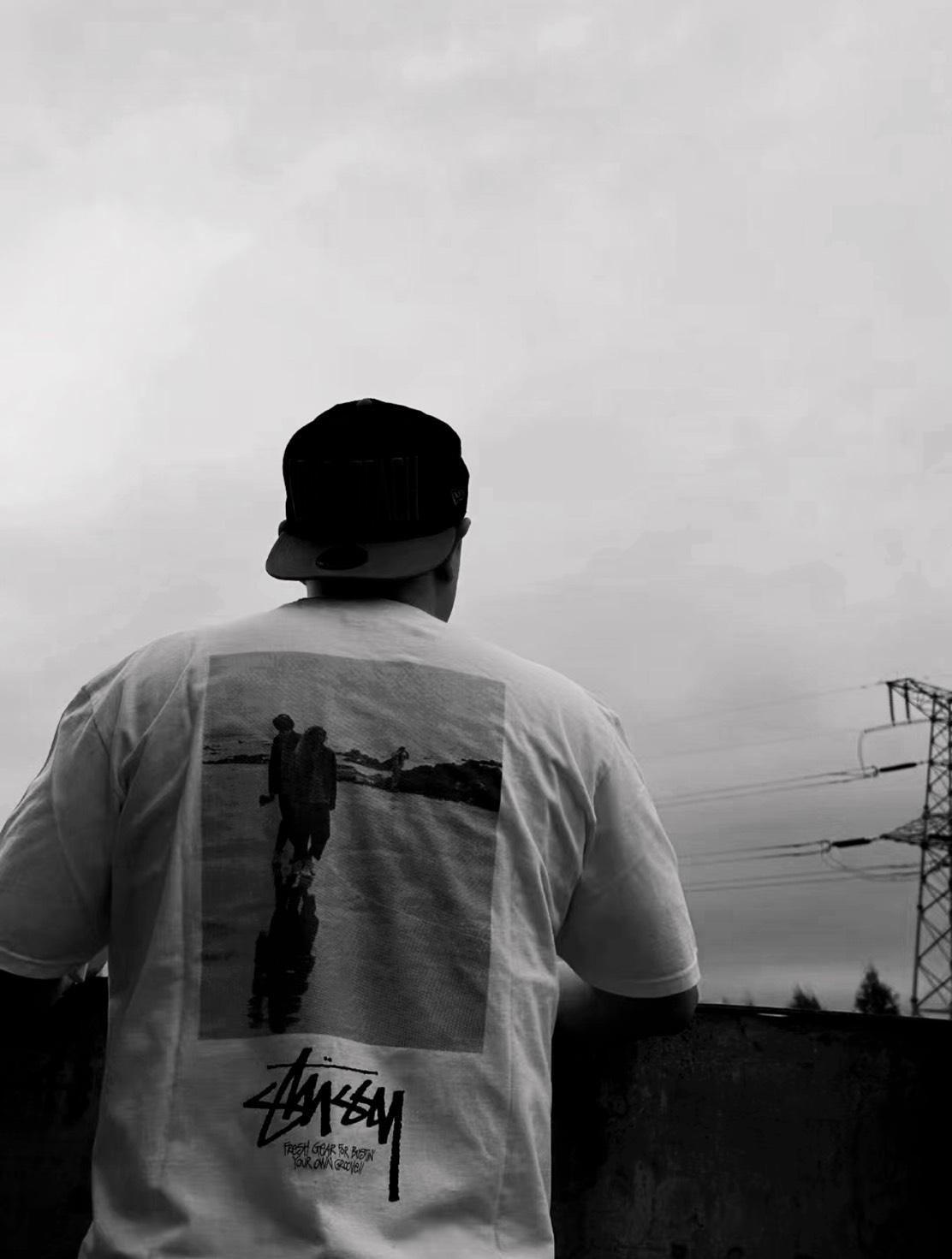 Stussy FW22 Low Tide 低潮海灘人物Logo短TEE