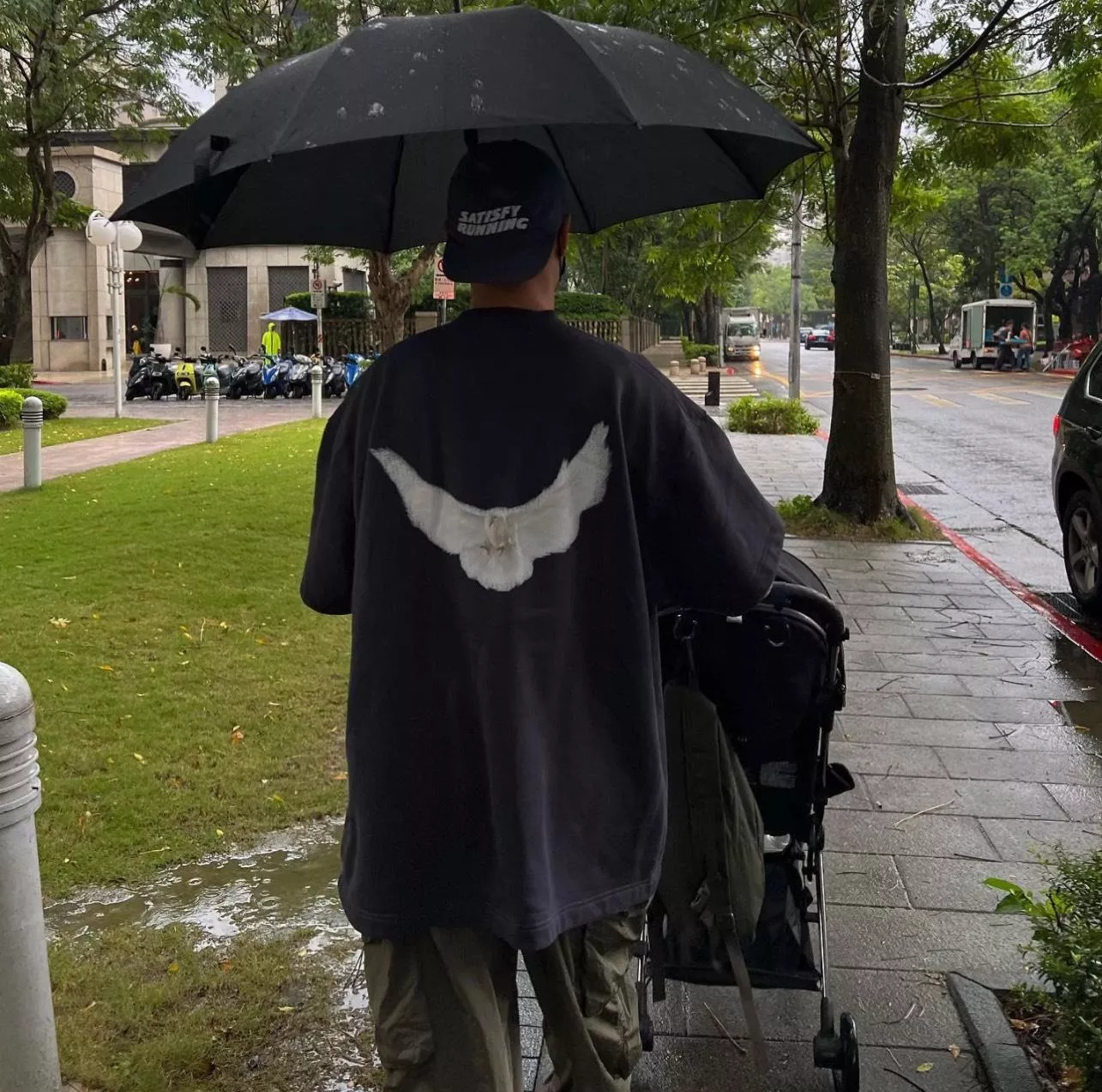 Yeezy Gap By Balenciaga Dove No Seam 短TEE