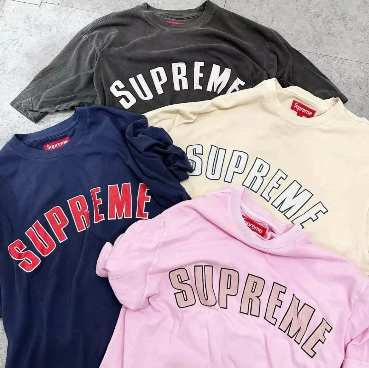Supreme® CRACKED ARC S/S TOP短TEE