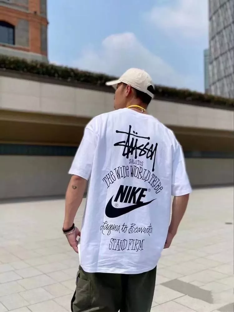 Nike x Stussy 世界之旅 2023聯名背後字母 LOGO 短TEE