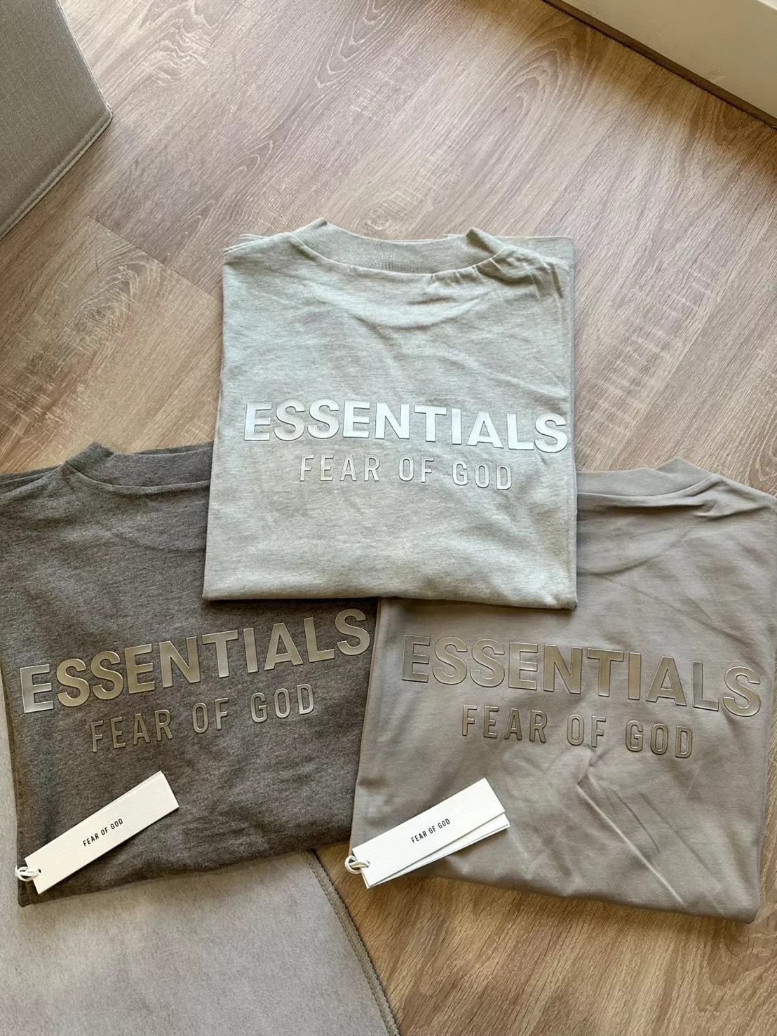 Fear of God Essentials SS25 Classic Short Sleeve金屬字體Logo短TEE