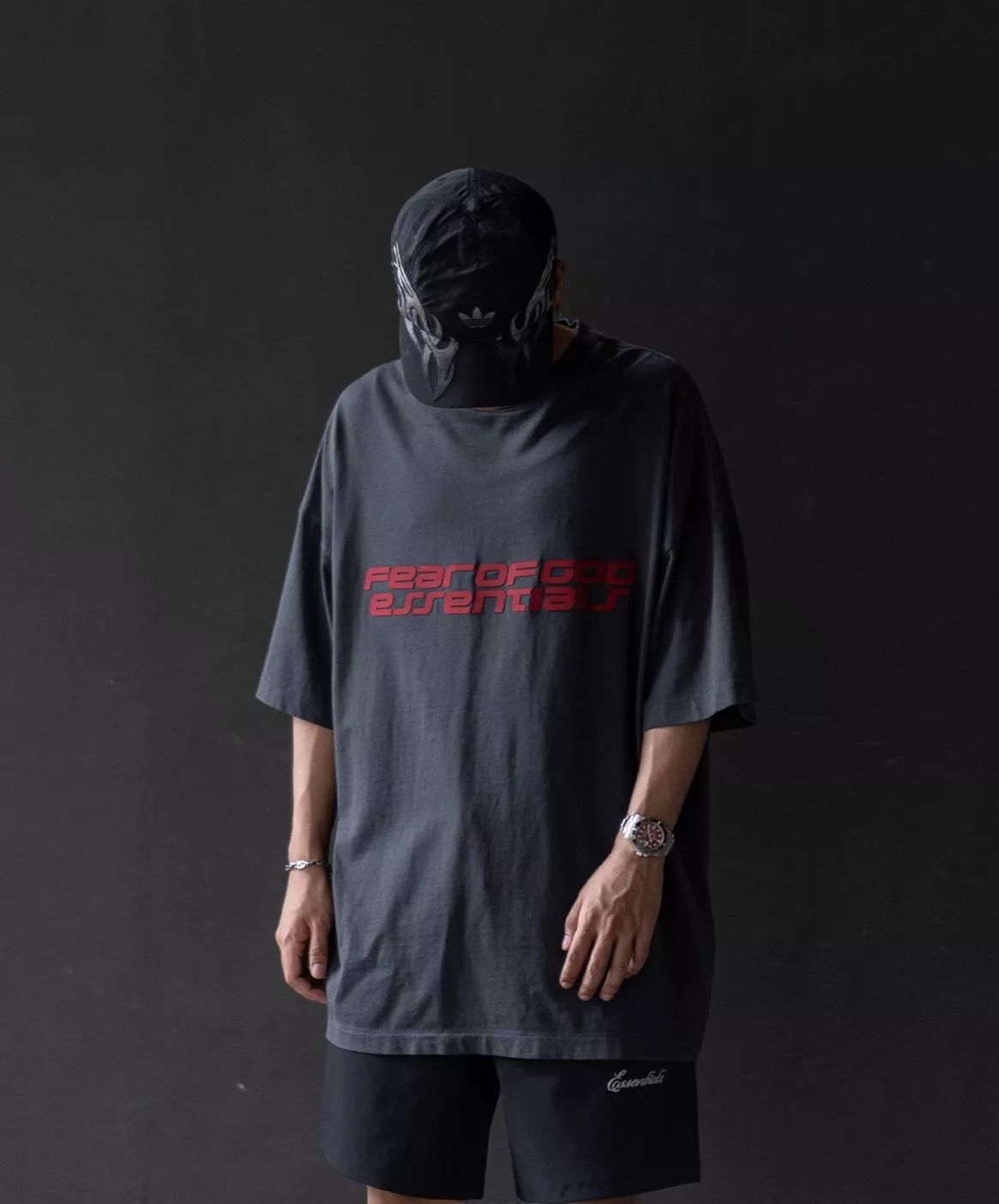 Fear of God Essentials FW26 Holiday 2026 90's科技字體短TEE