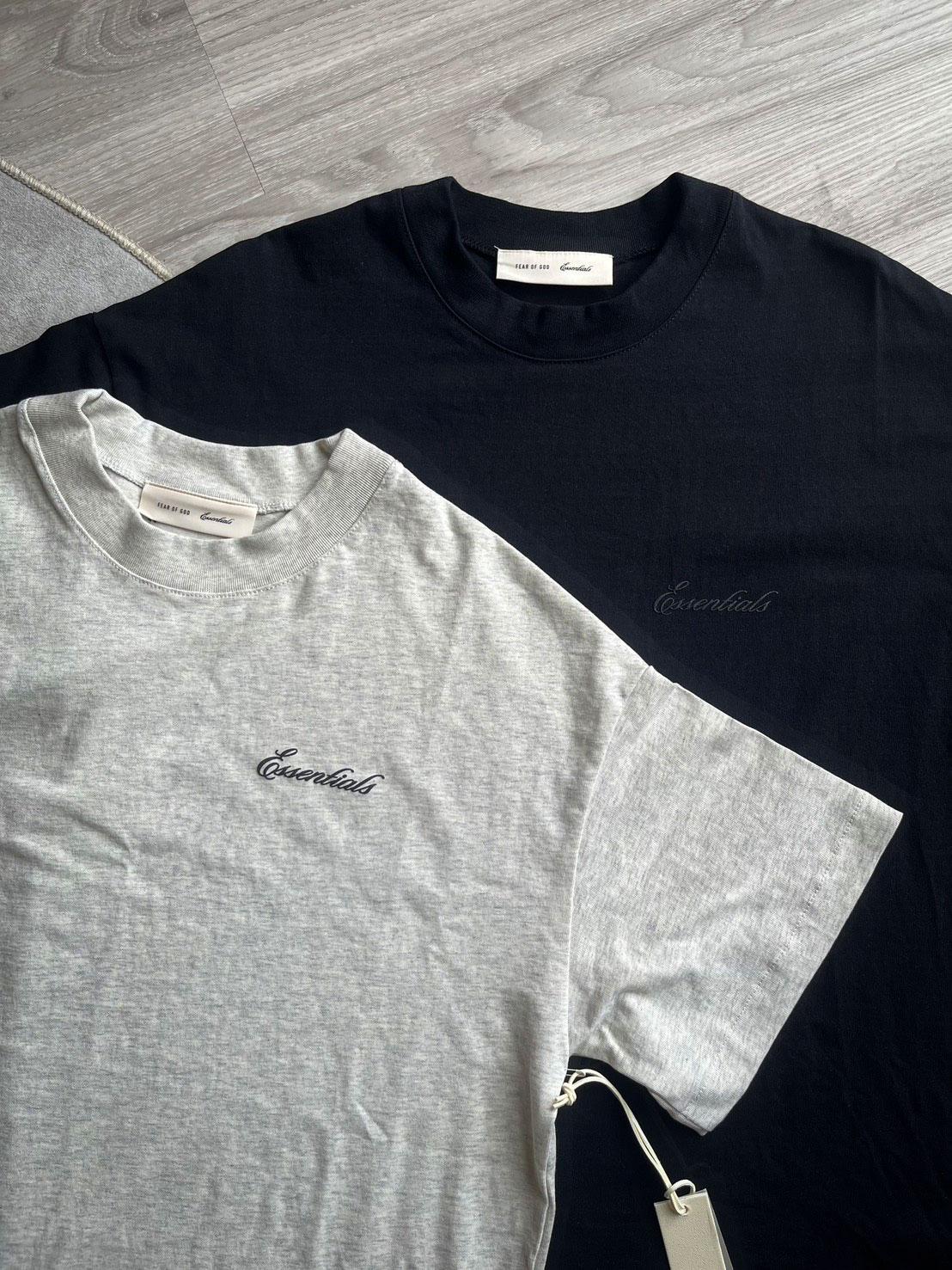 Fear of God Essentials SS26 Signature Classic 草寫字體短TEE