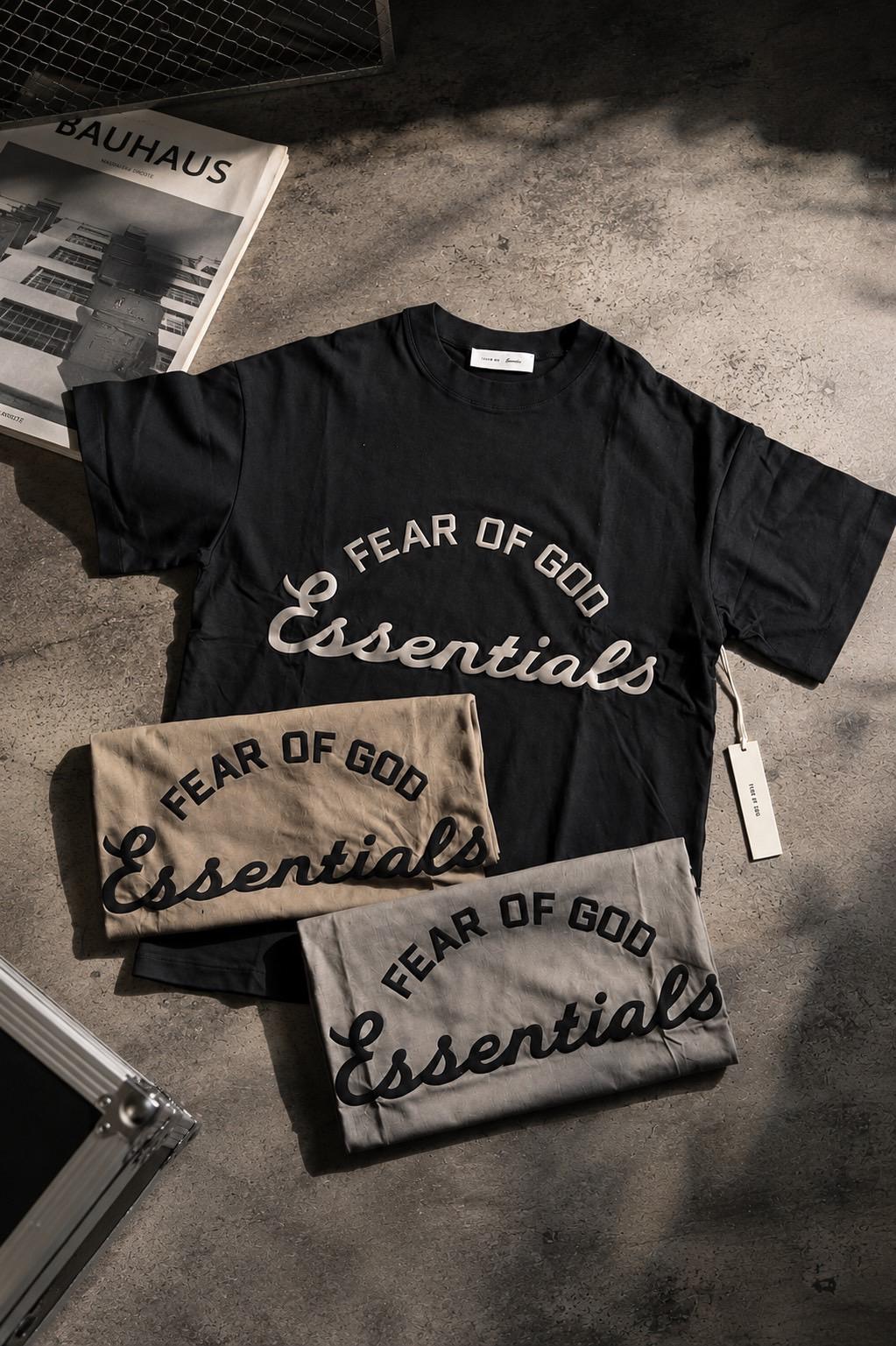 Essentials SS26 TRAINING CLASSIC FIT SHORT FADED 短Tee
