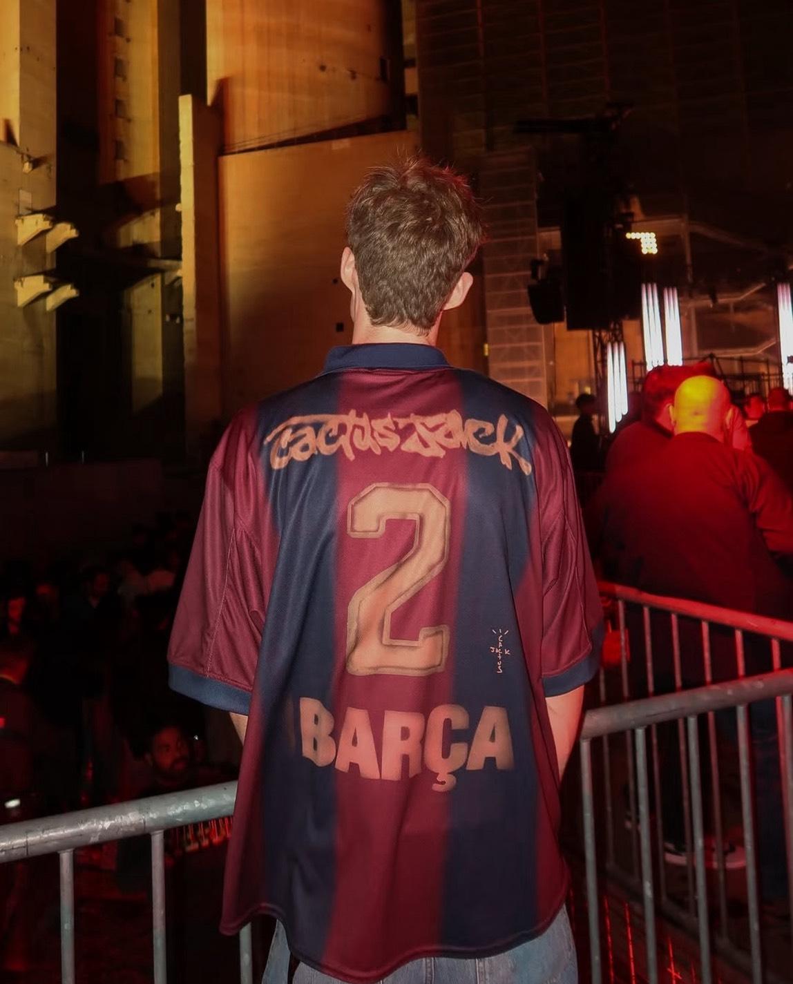 Travis Scott x Nike x FC Barcelona 2000/01 復刻聯名復古球衣