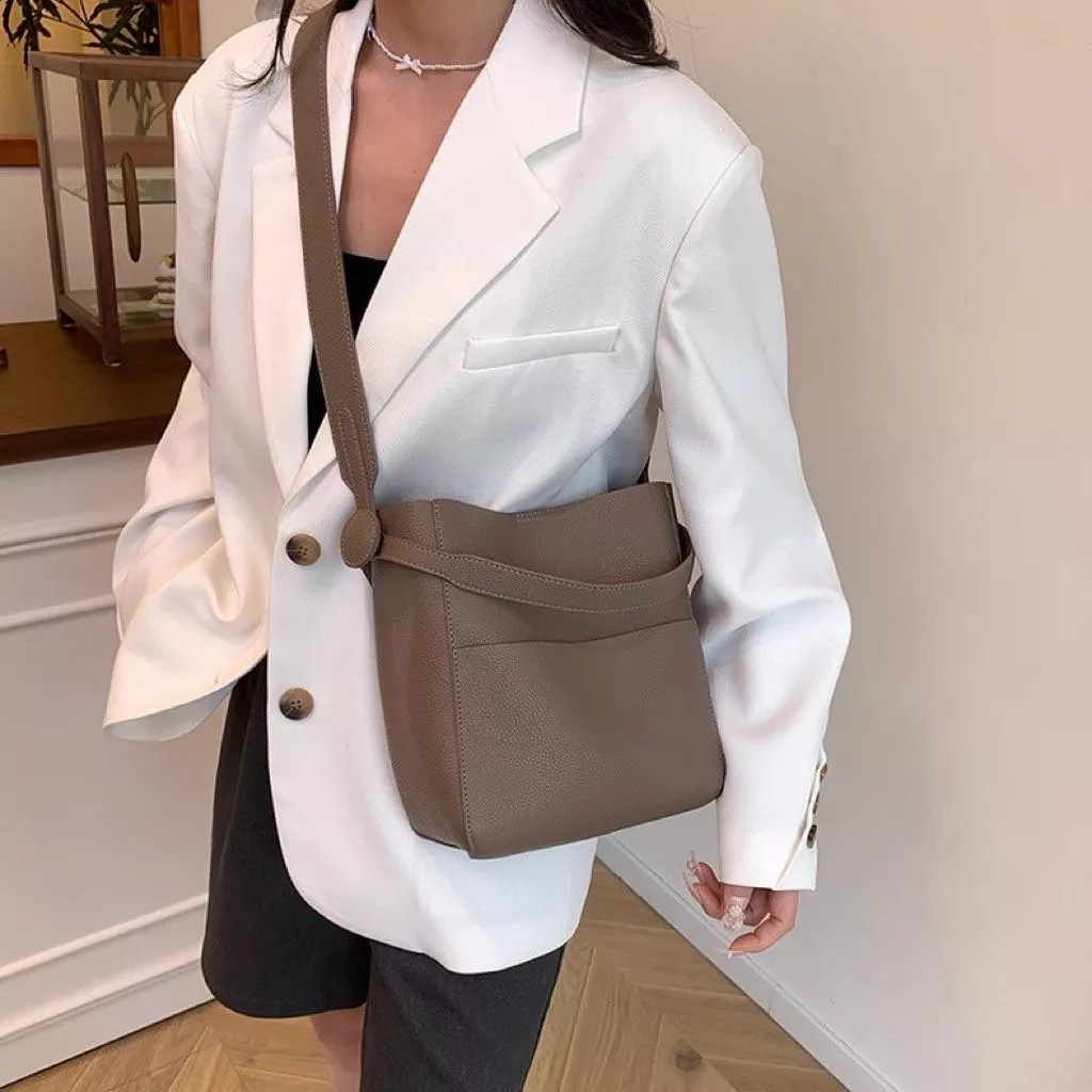 ʀ.ᴄʜ復古簡約軟皮單肩大容量百搭通勤水桶包