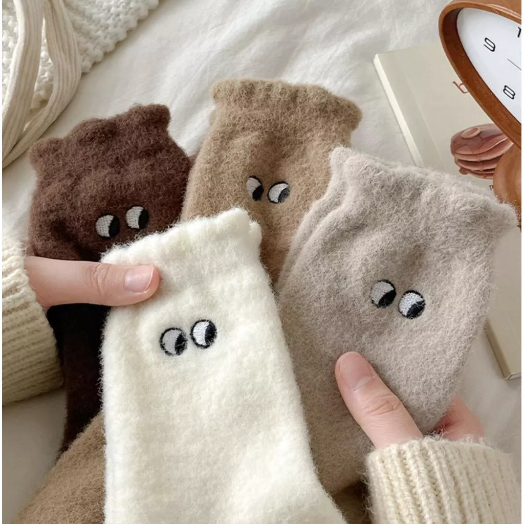 ʀ.ᴄʜ 日系澳絨眼睛刺繡居家保暖短襪