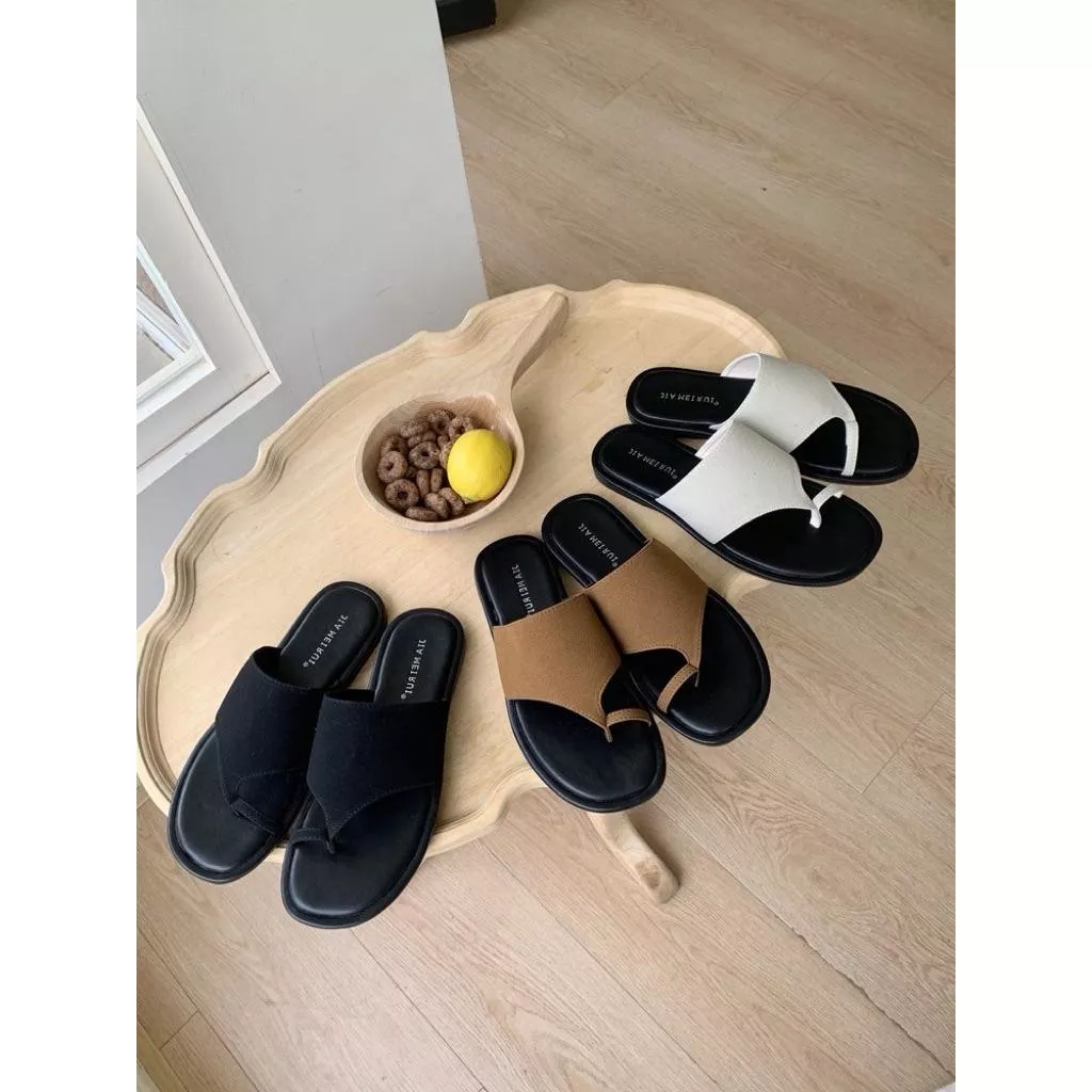 ʀ.ᴄʜ 🇰🇷正韓設計感套趾磨砂斜切面時髦羅馬拖鞋