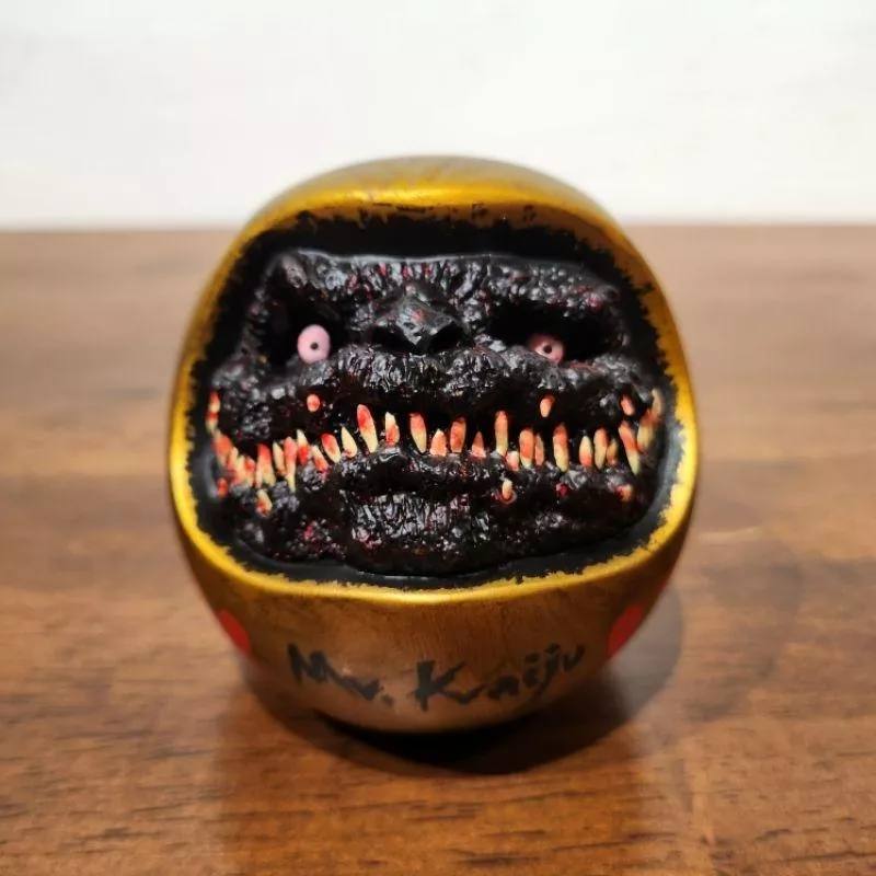 【怪獸天團】Buakaw studio 泰國設計師 「Sinruma」真哥達摩 金色限定版