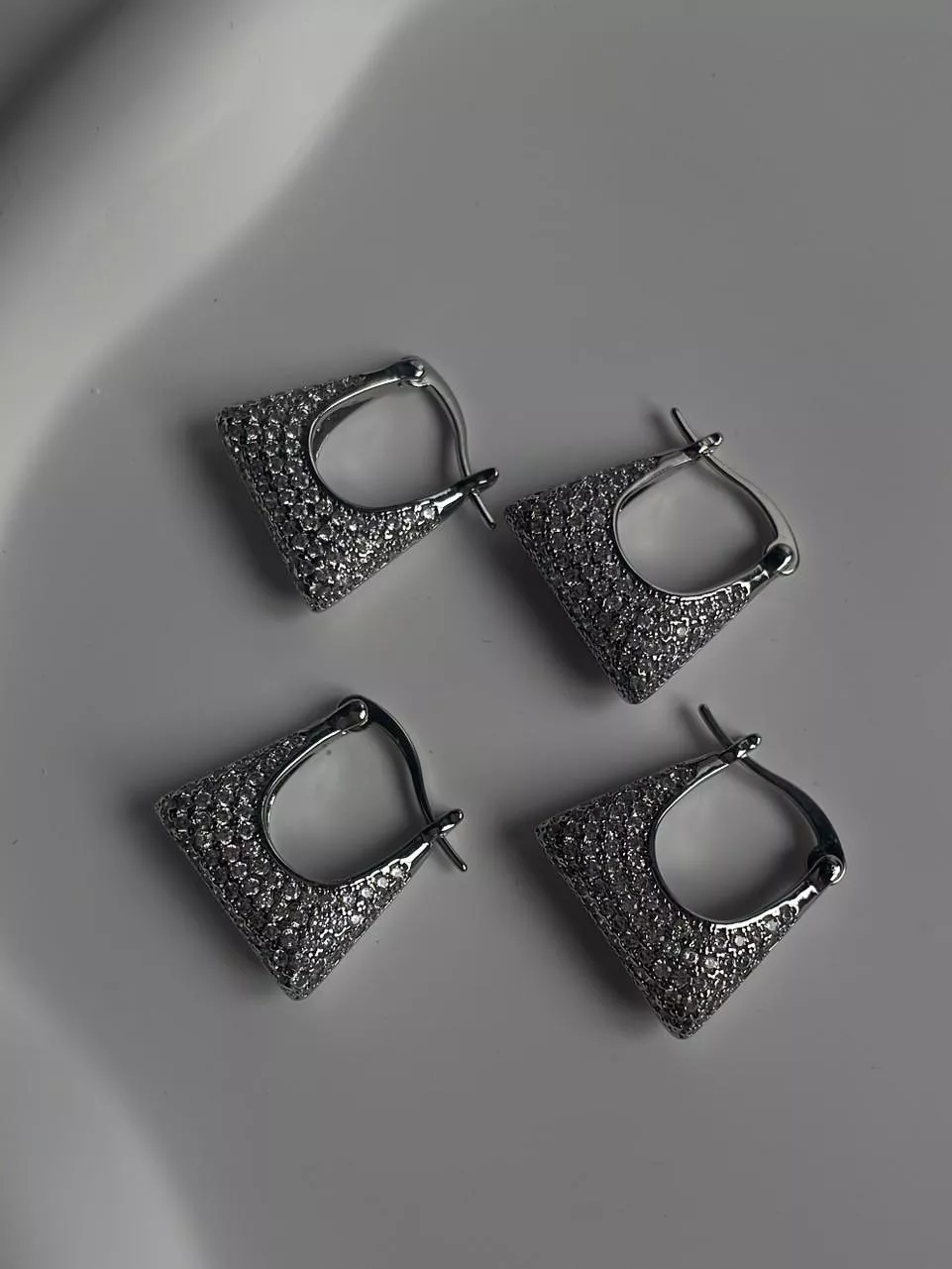 精品包│滿鑽耳扣(售完不補)