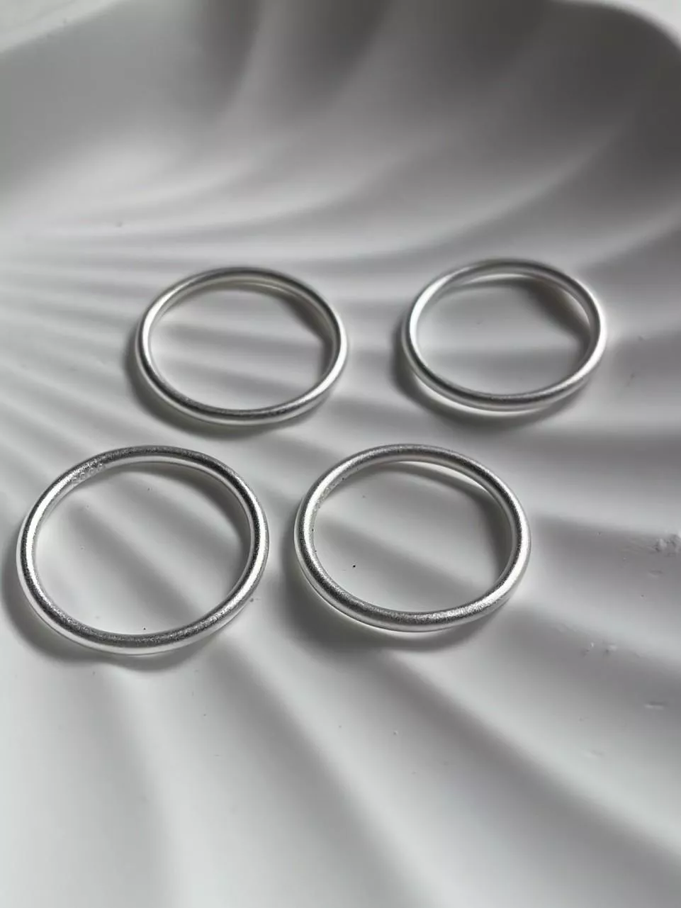 純白│999純銀實心霧面線戒(售完不補)