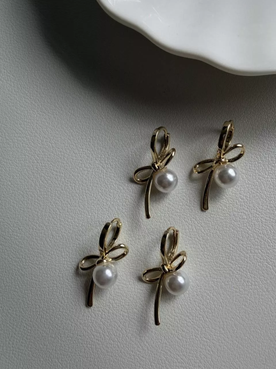 草原仙子│蝴蝶結珍珠耳扣