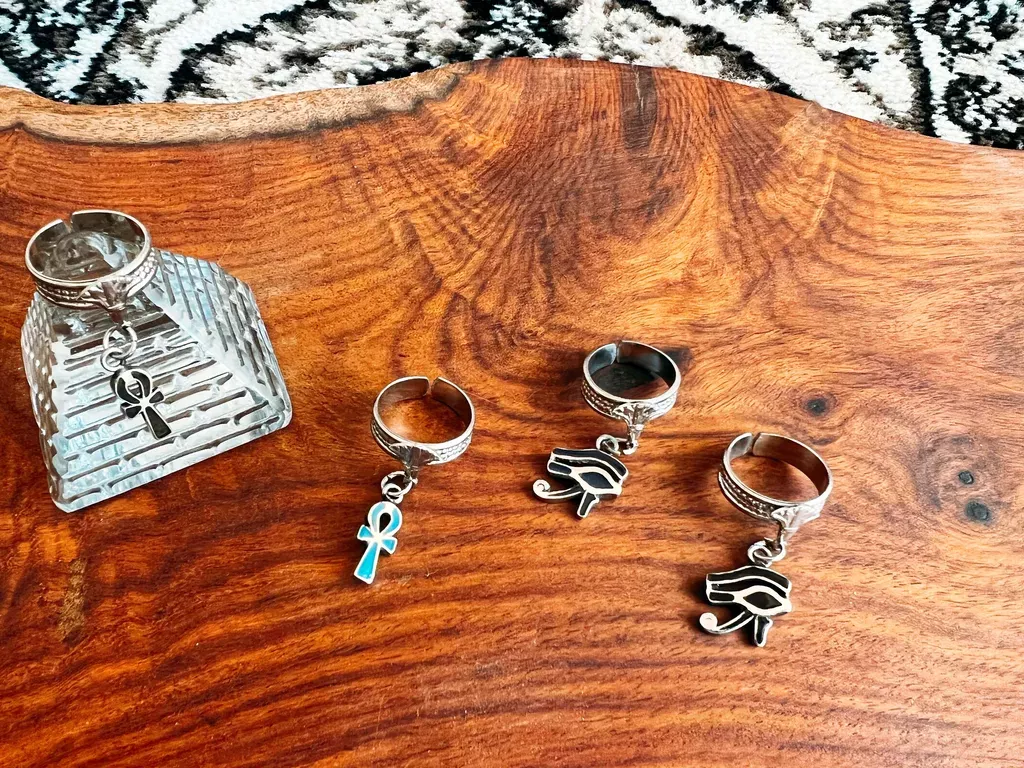 古埃及垂墜戒指