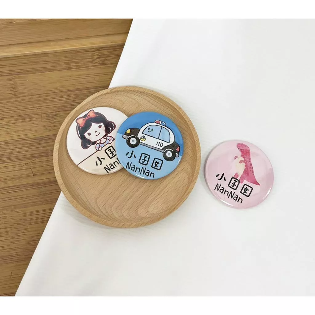 客製手繪插圖姓名 胸章徽章別針 客製徽章 姓名徽章