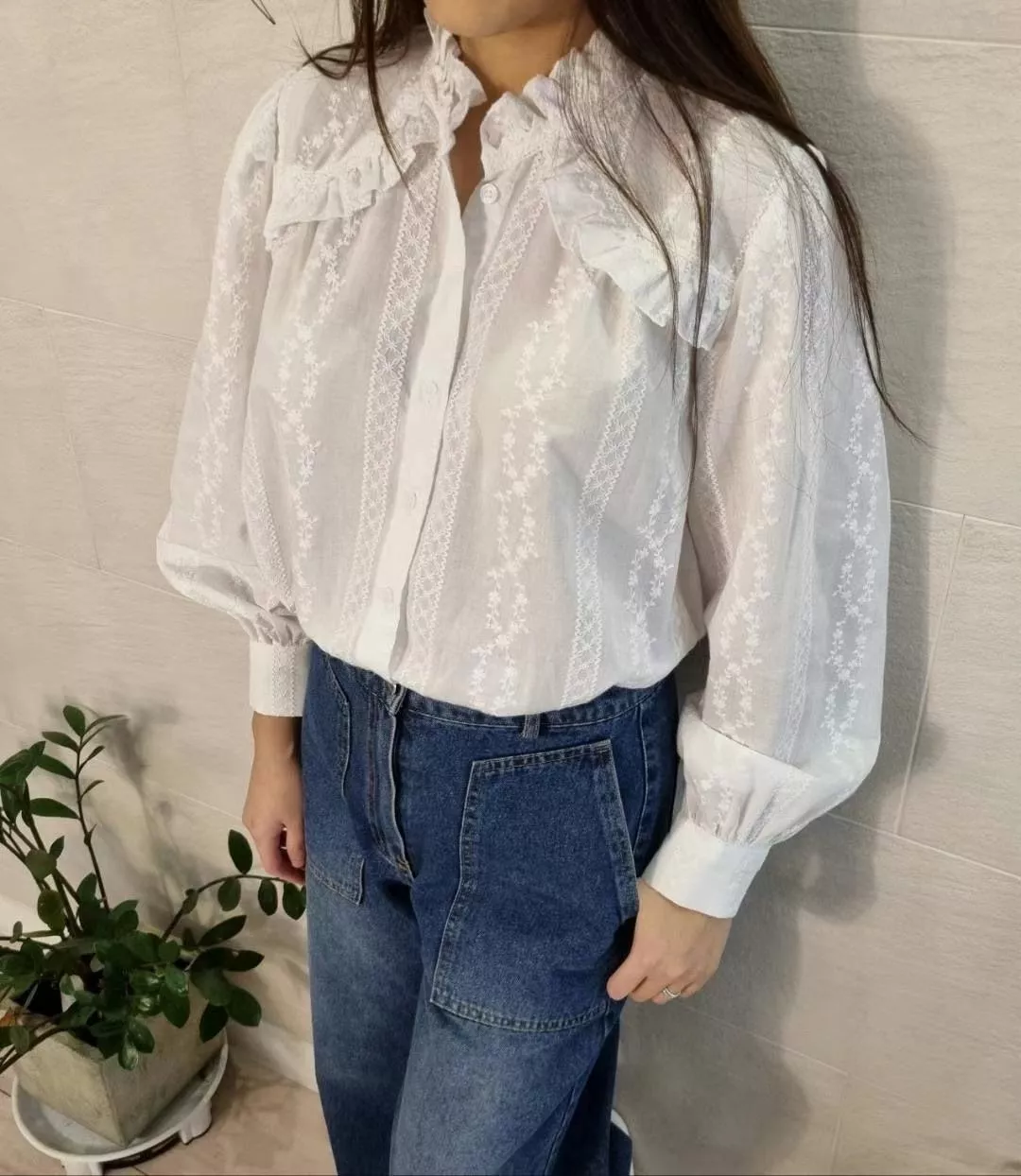 法式浪漫雕花蕾絲立領襯衫