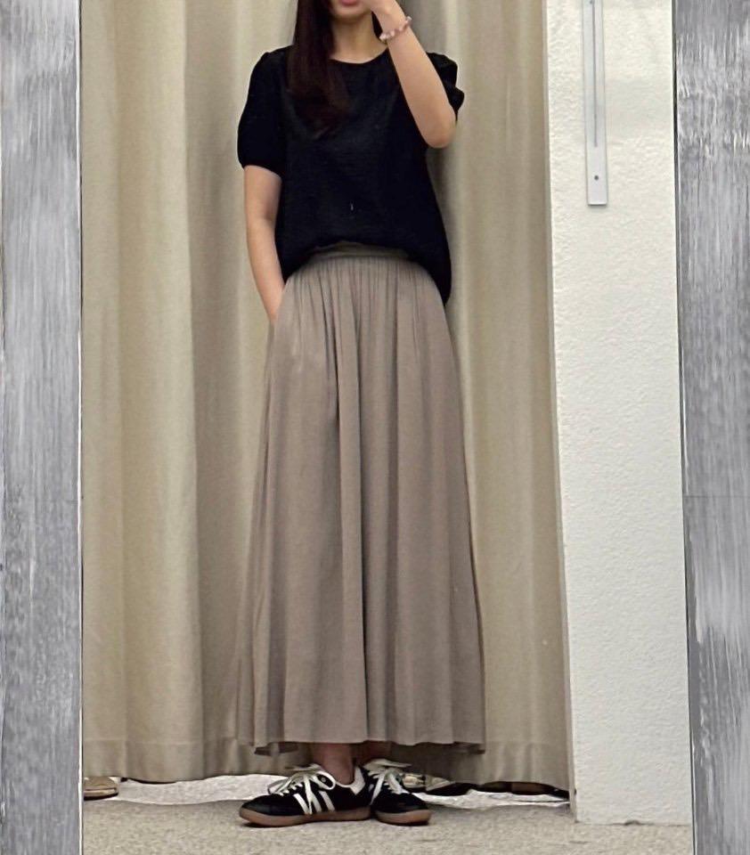極簡藝術風逸長裙