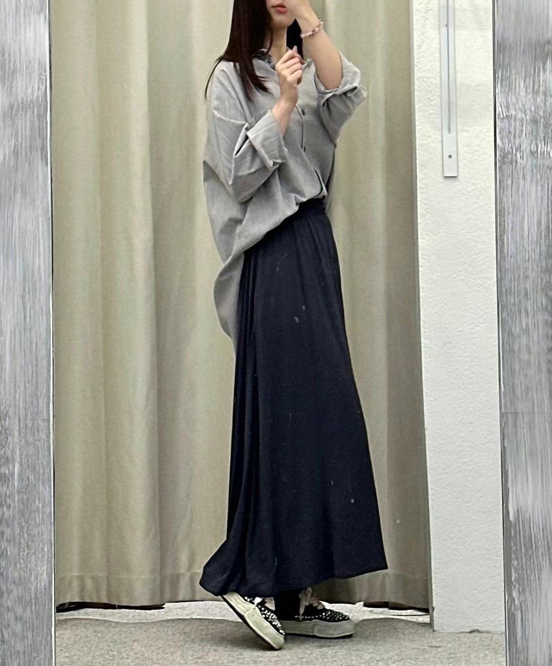 極簡藝術風逸長裙